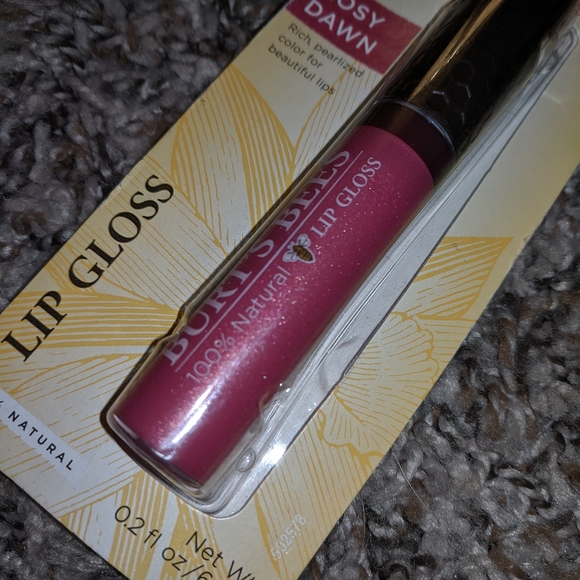 NEW! Burt's Bees Lip Gloss - Picture 3 of 4